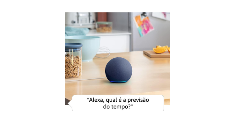 Alto-falante inteligente Echo com Alexa da Amazon em ambiente doméstico moderno