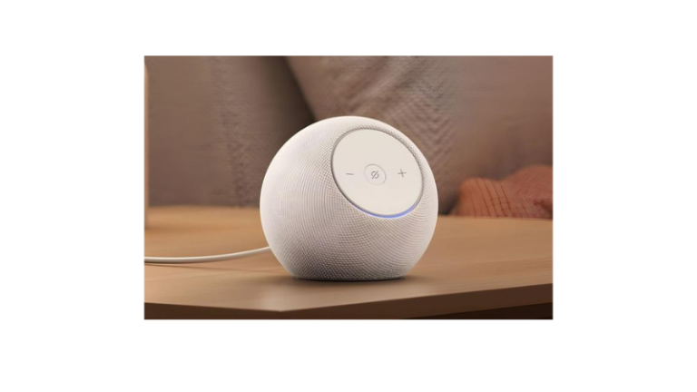Echo Dot com Alexa em casa inteligente moderna com automação residencial e iluminação smart