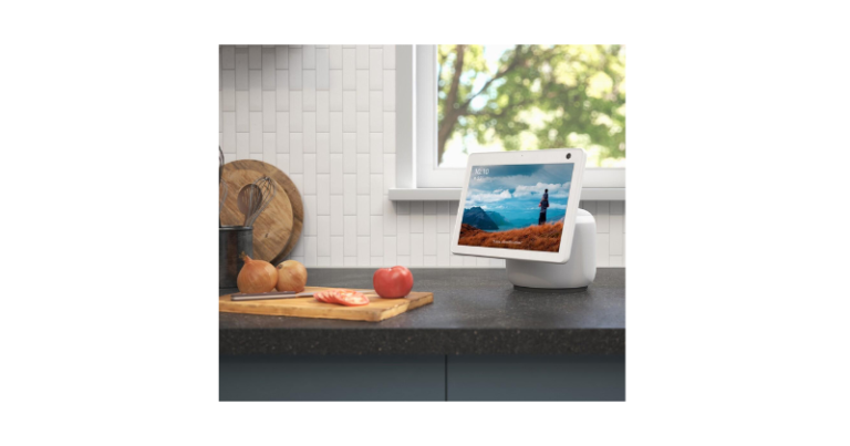 Echo Show 8 da Amazon com Alexa exibindo tela inteligente para casa conectada e videochamadas